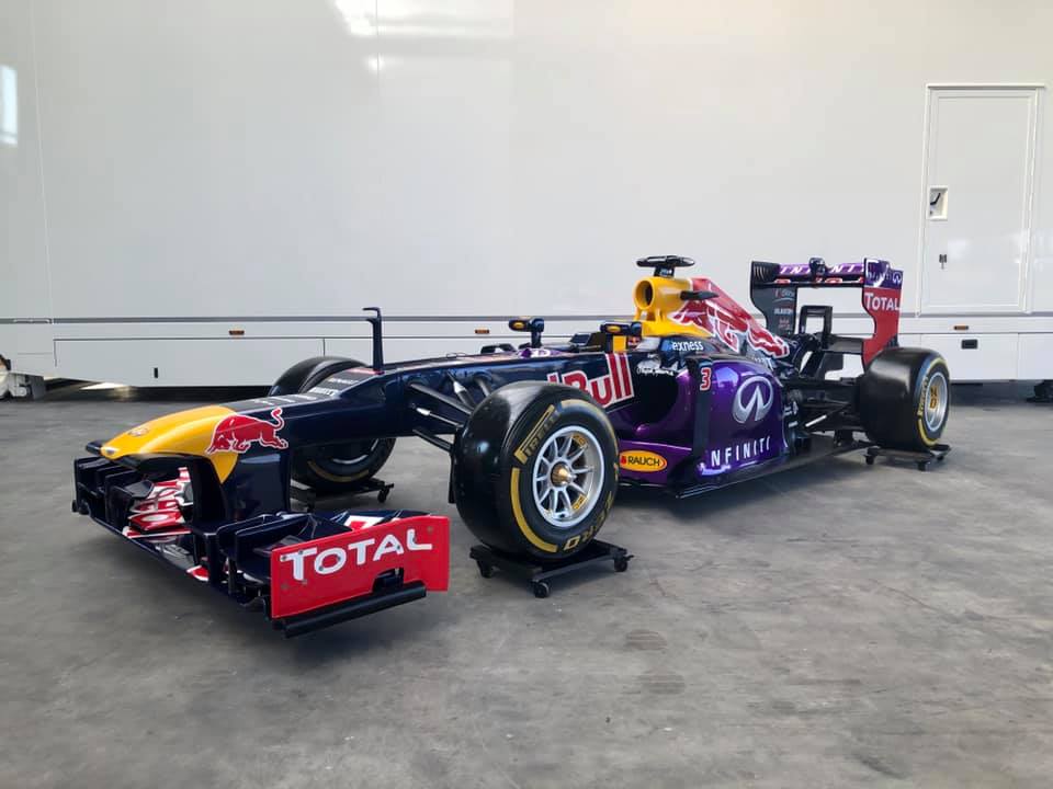 Red Bull Racing F1® Team Memorabilia, Replica & Race Used