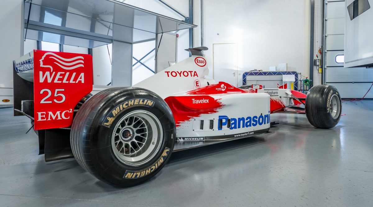 F1 Panasonic Toyota TF102 incl. V10 engine - GPCars4Sale.com